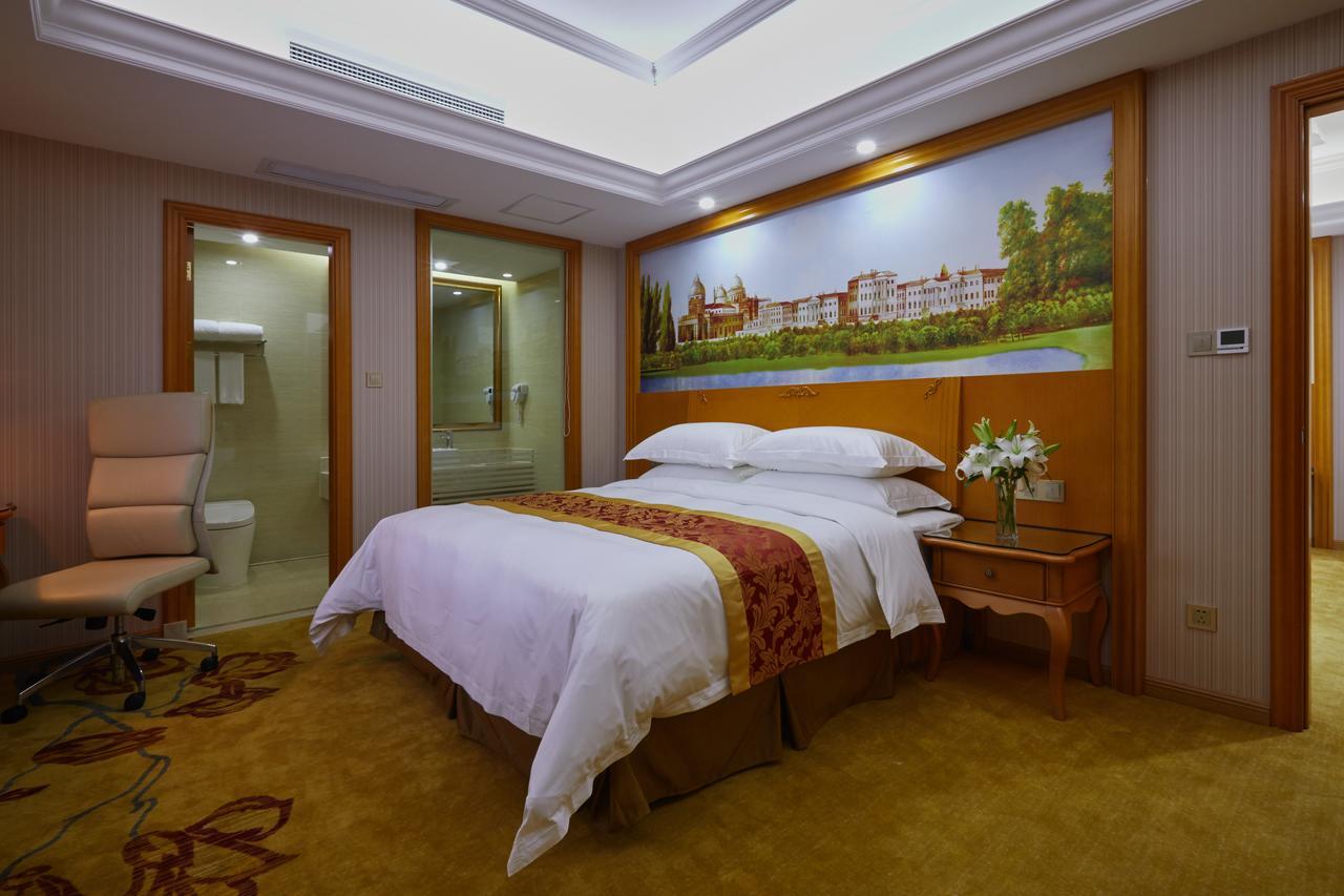 Venus International Hotel Shanghai South Shenjiang Road Екстериор снимка