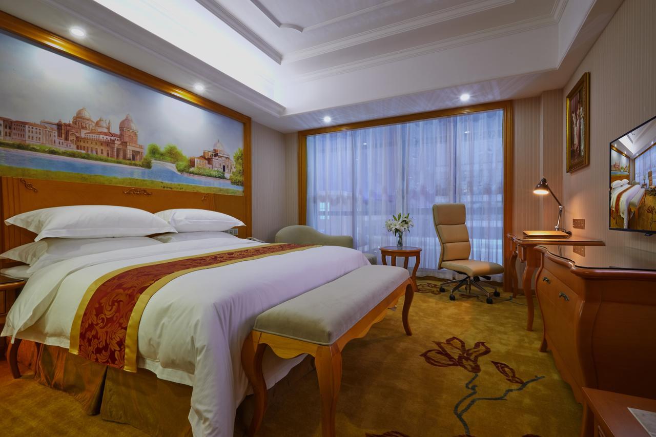 Venus International Hotel Shanghai South Shenjiang Road Екстериор снимка