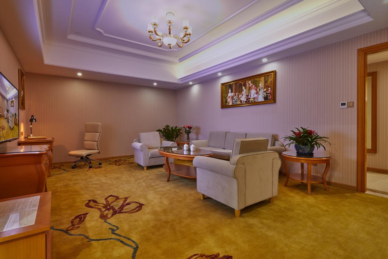 Venus International Hotel Shanghai South Shenjiang Road Екстериор снимка